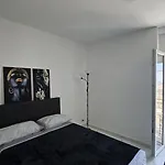 Σπίτι διακοπών Modern Hillside Retreat With Panoramic Views *