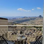 Σπίτι διακοπών Modern Hillside Retreat With Panoramic Views Mussomeli