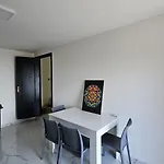 Σπίτι διακοπών Modern Hillside Retreat With Panoramic Views