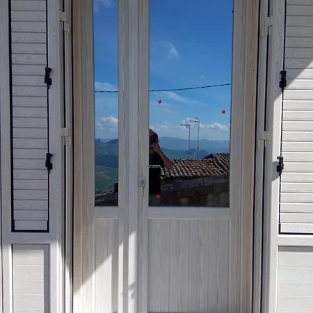 Dom wakacyjny Modern Hillside Retreat With Panoramic Views Mussomeli