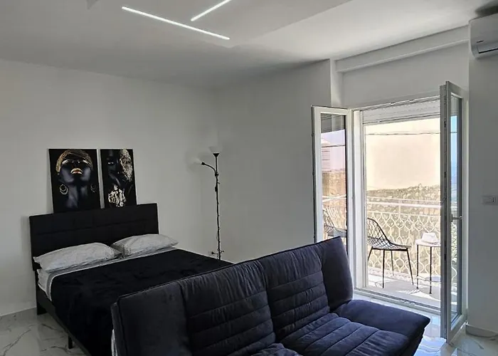 Feriehus Modern Hillside Retreat With Panoramic Views *