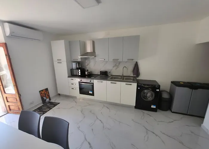 Feriehus Modern Hillside Retreat With Panoramic Views *