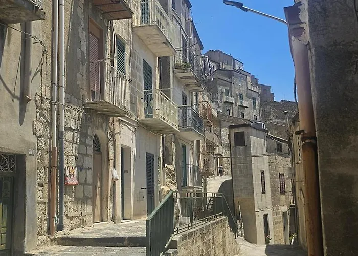 Feriehus Modern Hillside Retreat With Panoramic Views Mussomeli