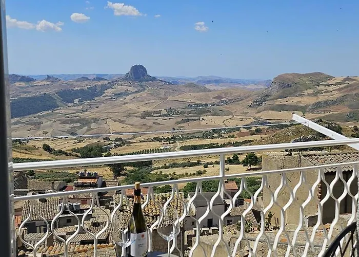 Modern Hillside Retreat With Panoramic Views Mussomeli